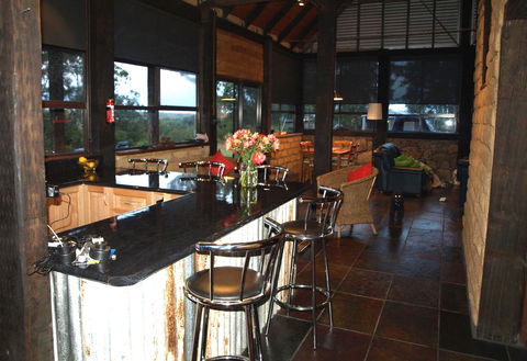 Wolfes Landing Eco Stay - Mackay Tourism 1