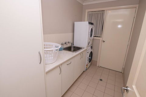 Wonderful Windred Modern, Comfy, Quiet - Mackay Tourism 2
