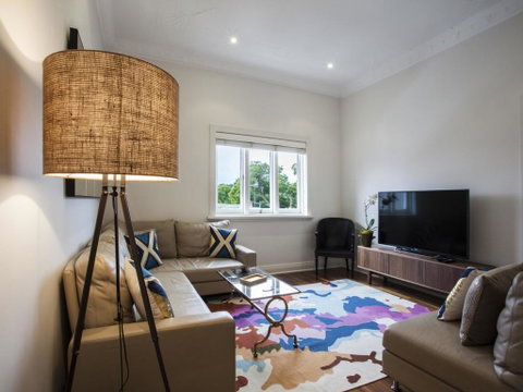Woollahra Roslyndale Avenue - Mackay Tourism 1