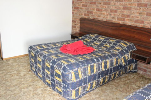 Woomargama Motel - Mackay Tourism 0