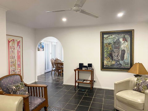 Woorim Secluded Palms Cottage - Mackay Tourism 3