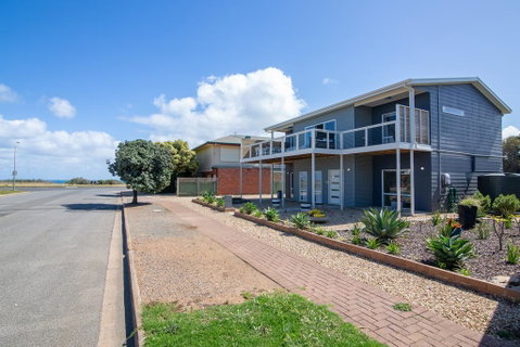 Xanadu - Aldinga Beach - Mackay Tourism 1