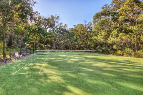 Yallingup Forest Resort - Mackay Tourism 3