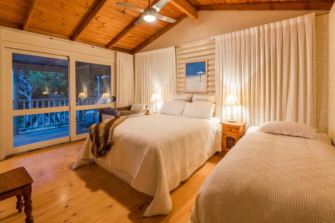 Yallingup's Best Located Beach House - Mackay Tourism 2