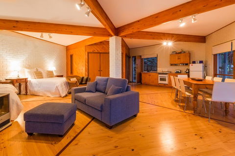 Yallingup's Best Located Beach House - Mackay Tourism 1