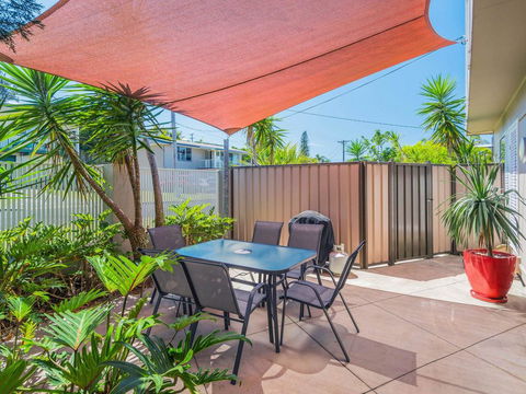 Yamba Daze - Sunrise - Pet Friendly - Mackay Tourism 0