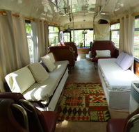 Yamba Hinterland bush retreat - Vintage bus stay - Mackay Tourism