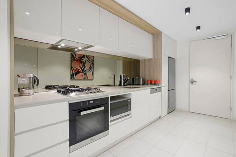 YARRA - YARRA Toorak Rd & Chapel St. Pool, Gym & Parking - Mackay Tourism 3