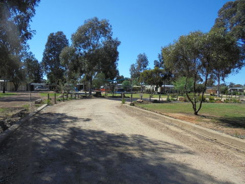 Yarrawonga Riverlands Tourist Park - Mackay Tourism 1