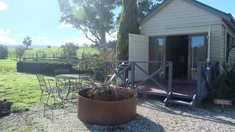 Yea Wood Duck Cabin - Mackay Tourism 1