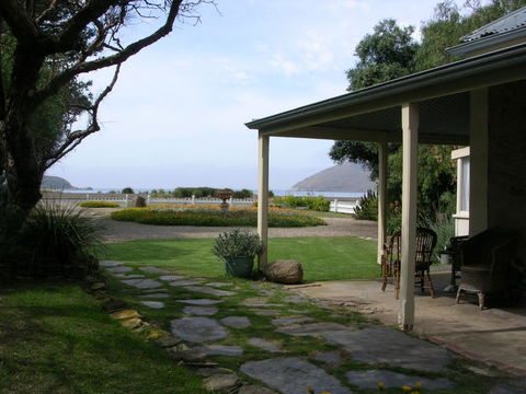Yelki By The Sea - Mackay Tourism 1