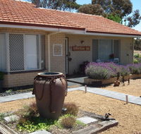 Yellow Gum Bed and Breakfast - Mackay Tourism
