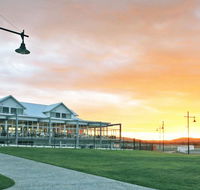 York Cove Holiday Hotel - Mackay Tourism