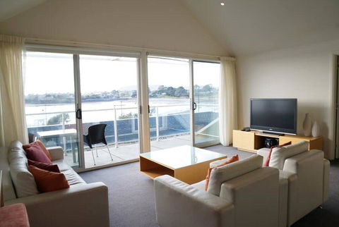 York Cove Holiday Hotel - Mackay Tourism 2