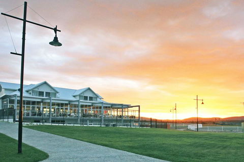 York Cove Holiday Hotel - Mackay Tourism 0