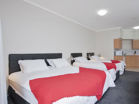 Zenith Studio, Unit 4/10 Messines Street - Mackay Tourism 2