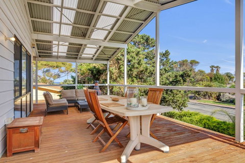 Zephyr Shores - Mackay Tourism 0