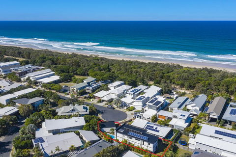 Ziba On Collins - Mackay Tourism 2