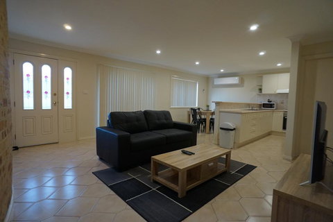 Zig Zag Motel - Mackay Tourism 1