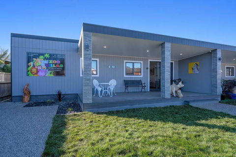 Zoo Villas : Villa Zebra - Central Wynyard - Mackay Tourism 1