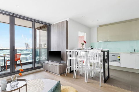 A 2BR Apt With Harbour Views And FREE Parking - Mackay Tourism 3