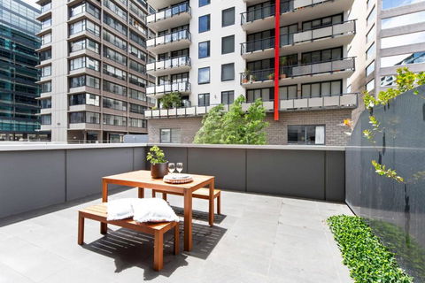 A Chic Apt With A Large Balcony Next To Grand Prix - Mackay Tourism 2