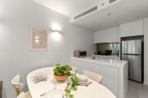 A Chic & Comfy 2BR Apt Near Federation Square - Mackay Tourism 2