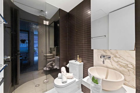A Chic & Comfy 2BR Apt Near Federation Square - Mackay Tourism 3