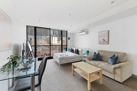 A Chic Studio Only A 4-min Walk To Victoria Market - Mackay Tourism 0