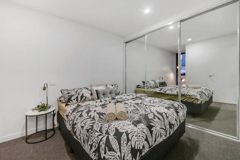 A Comfy 2BR Apt 5-Min Walk To Melbourne Central - Mackay Tourism 3