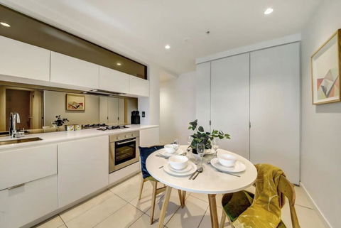 A Comfy 2BR Apt Near Crown & Southern Cross - Mackay Tourism 4