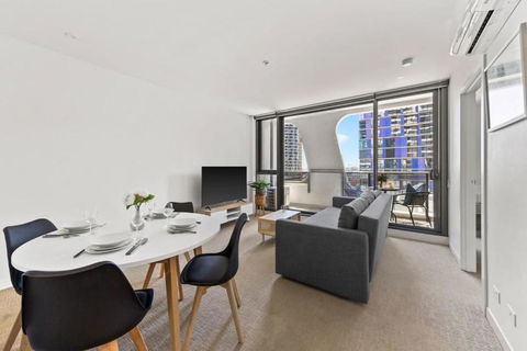 A Cozy 2BR Apt Next To Queen Victoria Market & Melbourne Central With City Views - Mackay Tourism 4