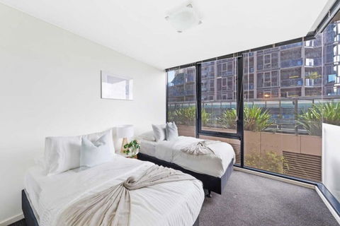 A Large 2BR Apt Near Crown Sleeps 8 FREE Parking - Mackay Tourism 3
