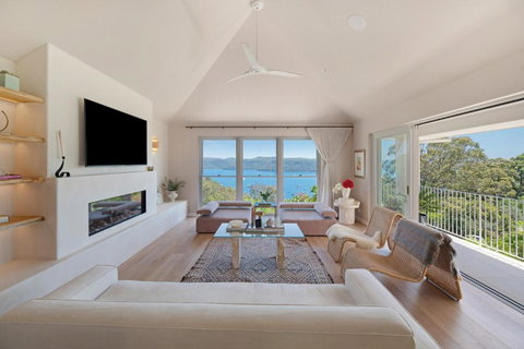 A Slice Of Paradise, Newly Transformed Avalon House With Breathtaking Views - Mackay Tourism 2