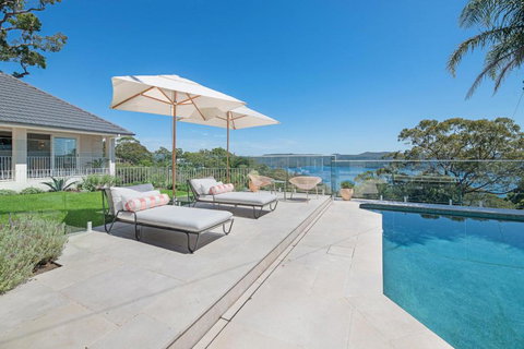 A Slice Of Paradise, Newly Transformed Avalon House With Breathtaking Views - Mackay Tourism 0
