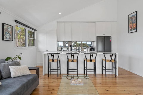 Aarini Cottage - The Ultimate Beachside Escape! - Mackay Tourism 3