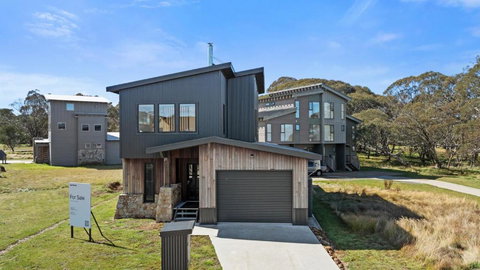 About Time - Mackay Tourism 0