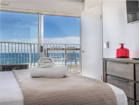 Absolute Beachfront Apartment In Paradise - Mackay Tourism 3