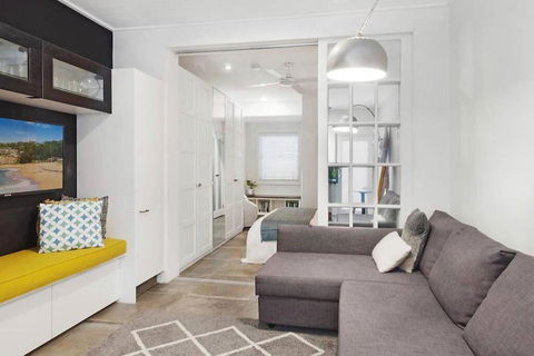 Absolute Beachfront Surf Unit In Terrigal/Wambi - Mackay Tourism 3