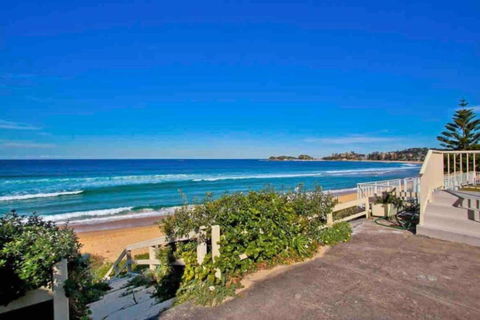 Absolute Beachfront Surf Unit In Terrigal/Wambi - Mackay Tourism 4