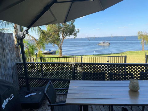 Absolute Waterfront At Woodlands - Mackay Tourism 0