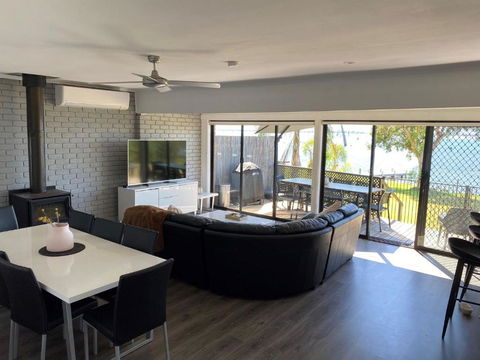 Absolute Waterfront At Woodlands - Mackay Tourism 2