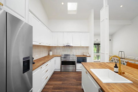 Acreage Estate -Ponies -Tennis Court -Spa - Mackay Tourism 2