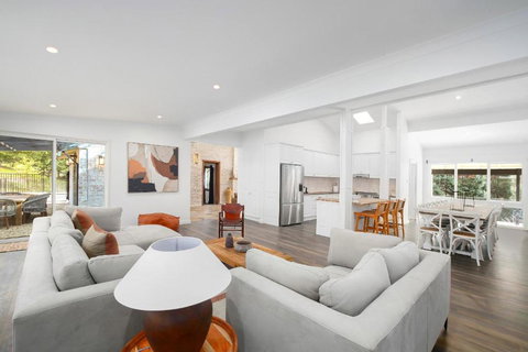 Acreage Estate -Ponies -Tennis Court -Spa - Mackay Tourism 3