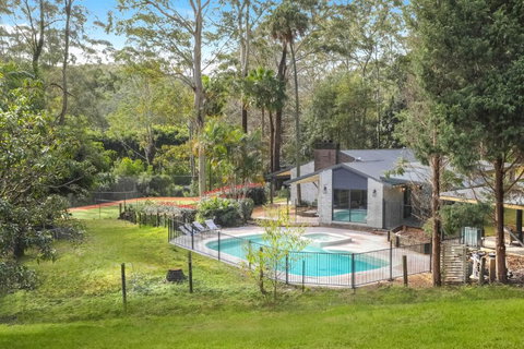 Acreage Estate -Ponies -Tennis Court -Spa - Mackay Tourism 0