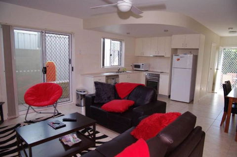 Adrift, 5B Scott Street - Mackay Tourism 1