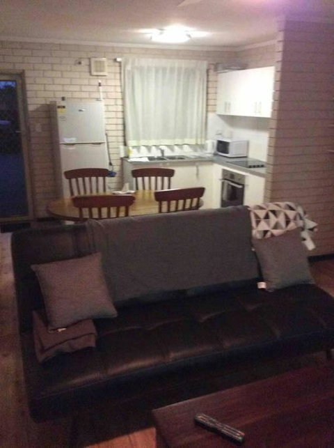 Affordable Apartment Close To City And Beaches - Mackay Tourism 4