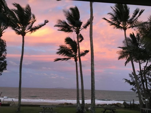 ABSOLUTE BEACH FRONT MACKAY - Blue Pacific - Mackay Tourism 4