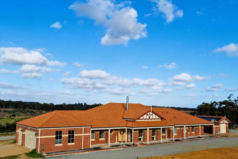 Albany Hidden Valley Bed And Breakfast - Mackay Tourism 1