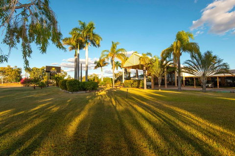 Albert Park Motor Inn-KING BEDS-POOL-SHADED PARKING - Mackay Tourism 0
